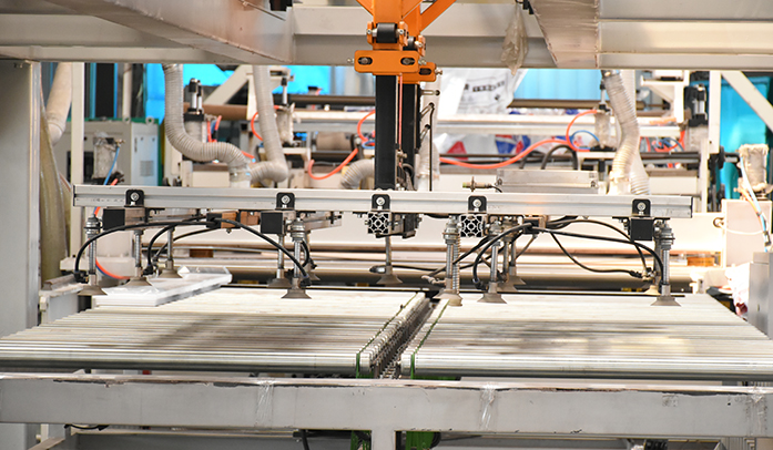 耐力板抓取設備